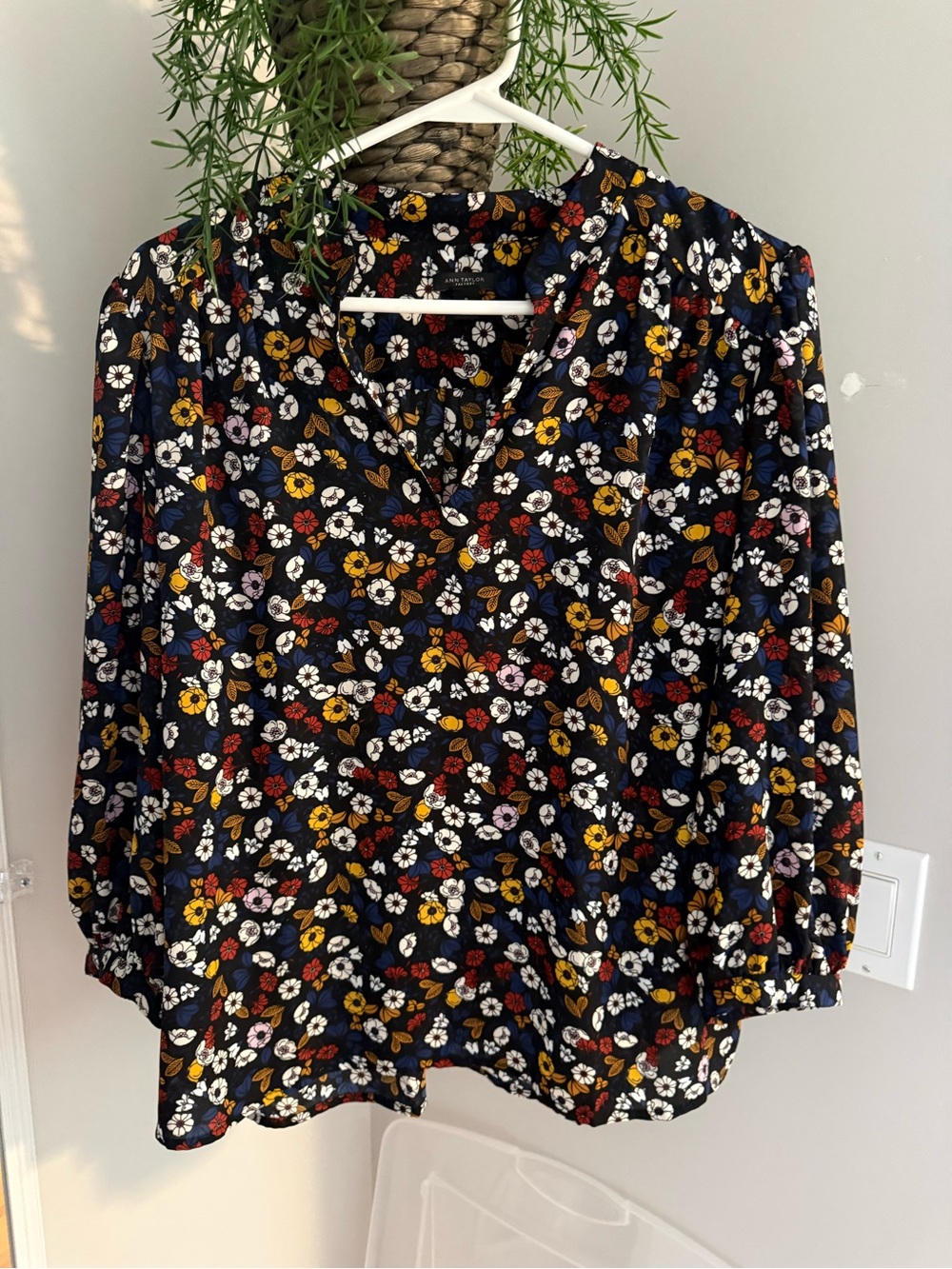 Ann Taylor Factory Black Floral V-Neck Blouse